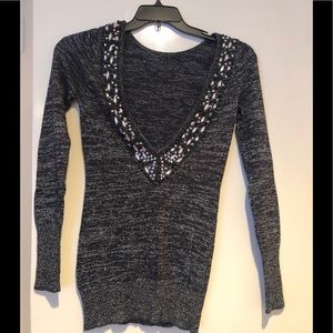 ♥️beautiful long sleeve open back silver lining